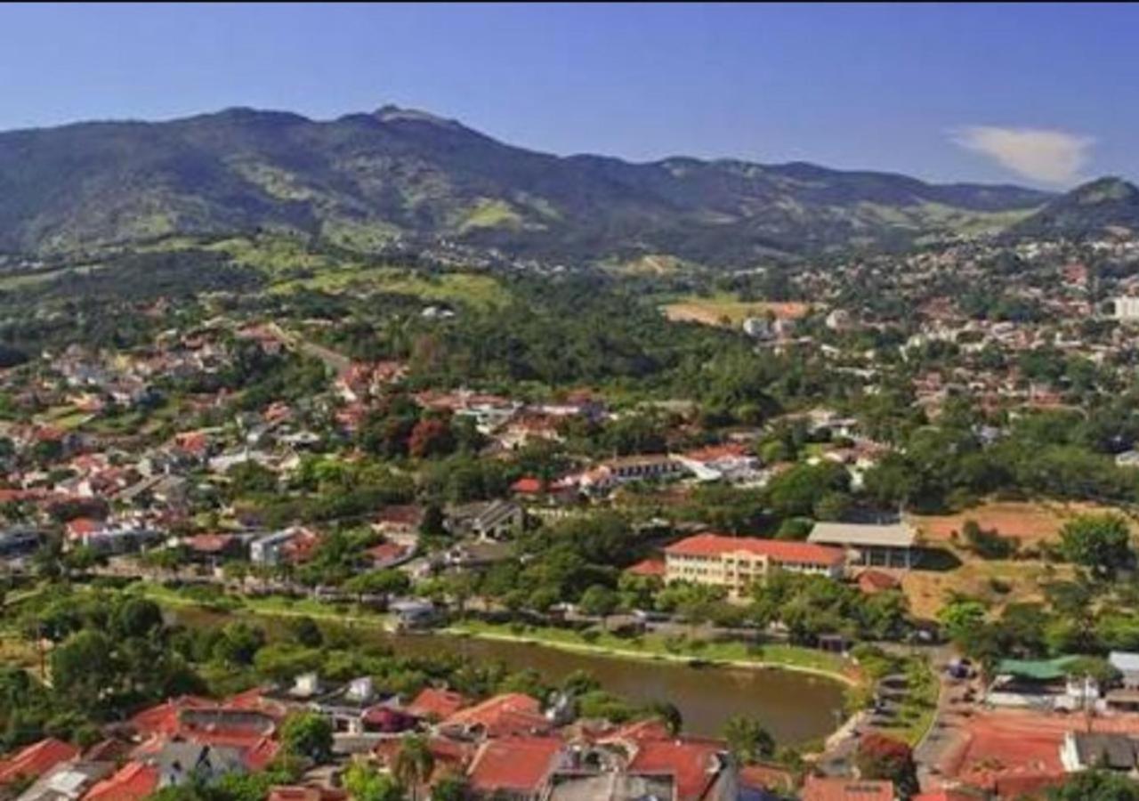 Pousada Montanha Da Pedra Grande Атибая Екстериор снимка
